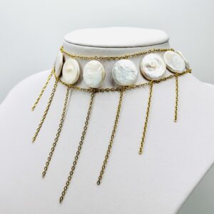 Choker perle albe coin 20mm cu efect de cascada, lucrat manual.