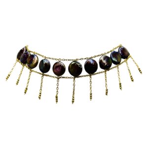 Choker din perle negre naturale sub forma de banut 15mm, hematit si lant din otel inoxidabil 304 auriu. Lungime intre 32-36 cm.
