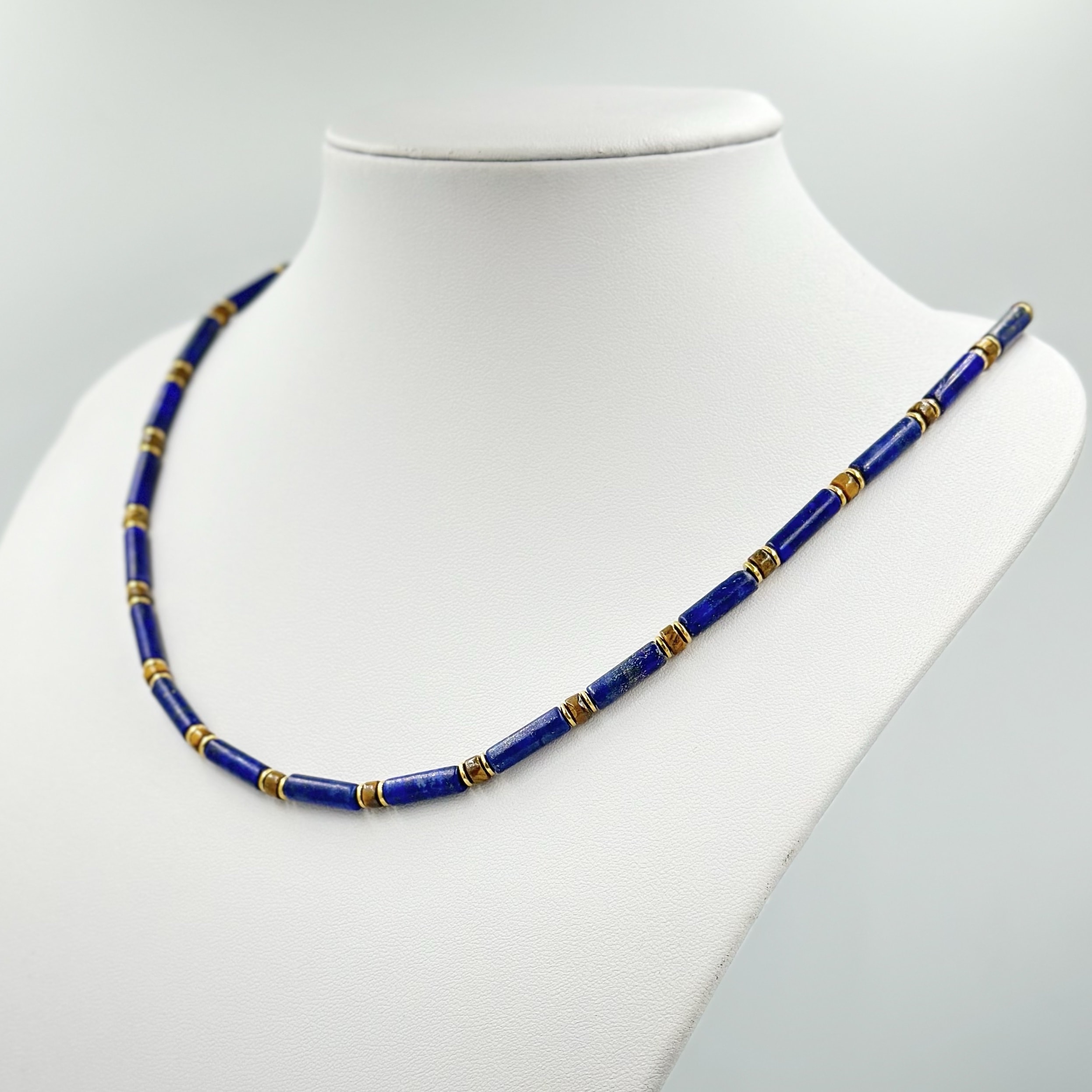 Colier cu lapis lazuli si ochi de tigru Veritas