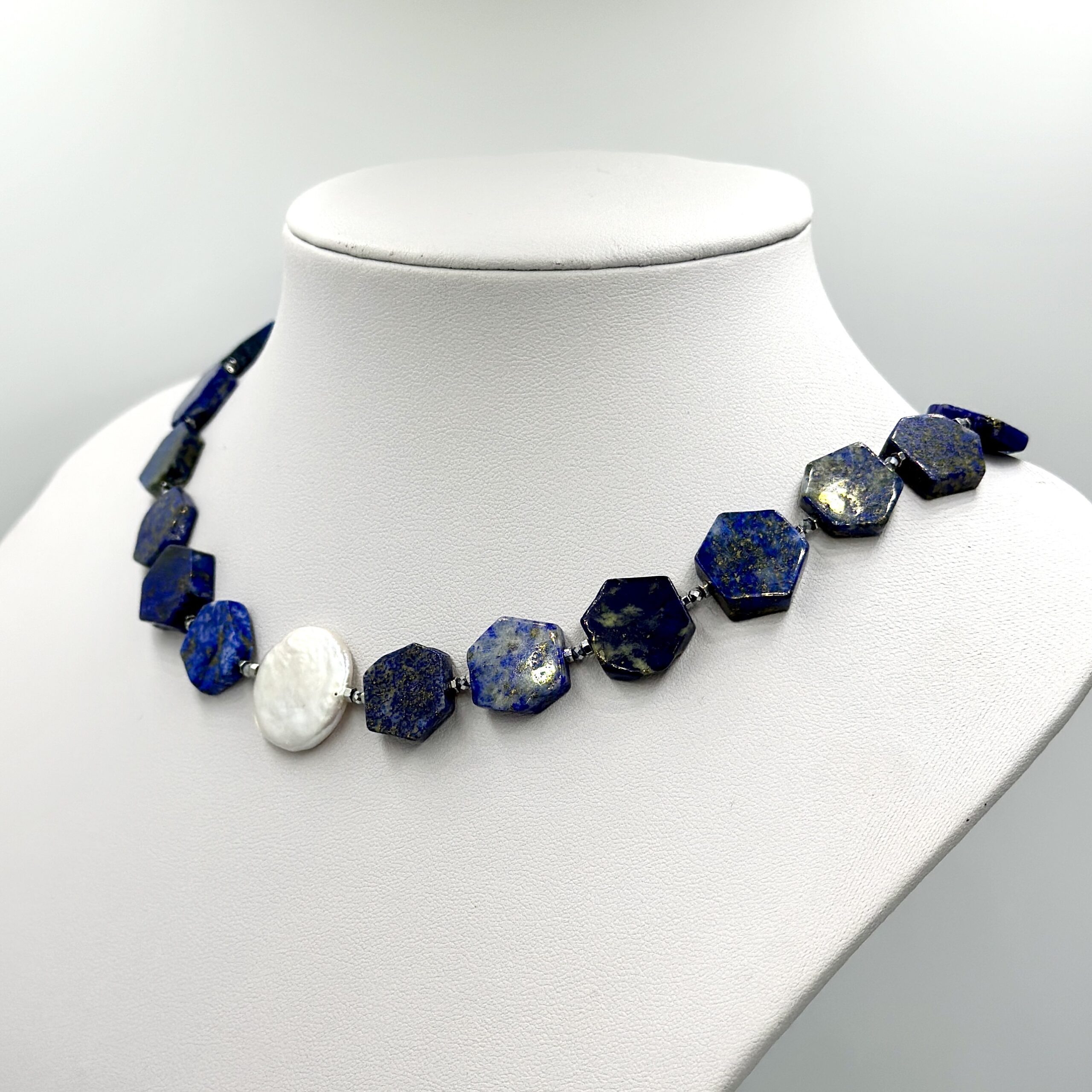 Colier lapis lazuli perla disc nyx4