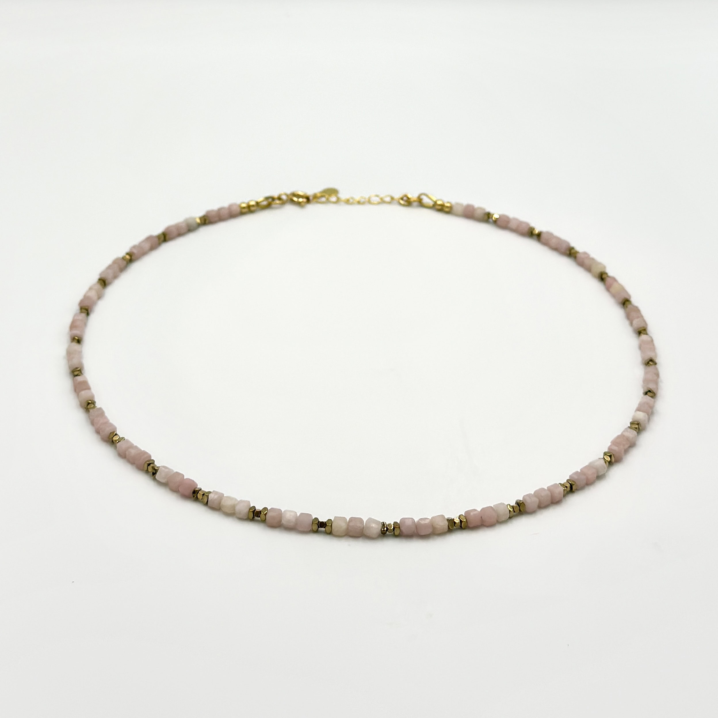 Colier opal roz si hematit auriu2