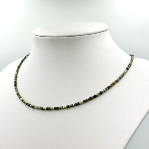 Colier cu turcoaz african cuburi 2mm si hematit Zola2